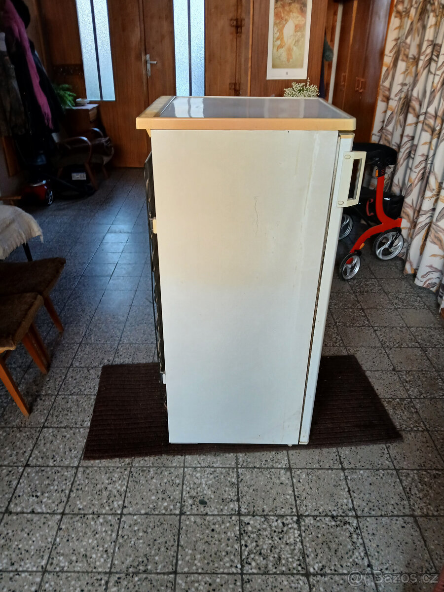 Stará lednička - 4