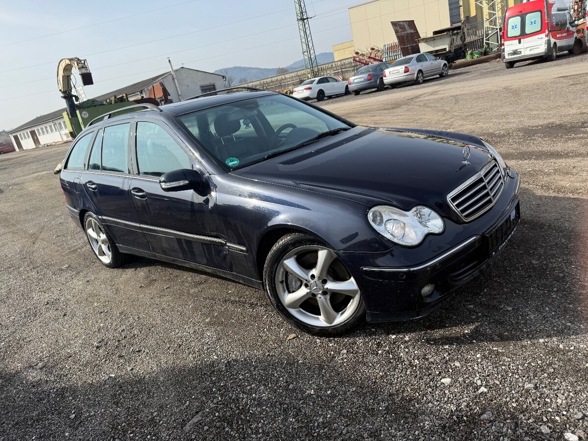 Mercedes C 280 w203 v6 - 4