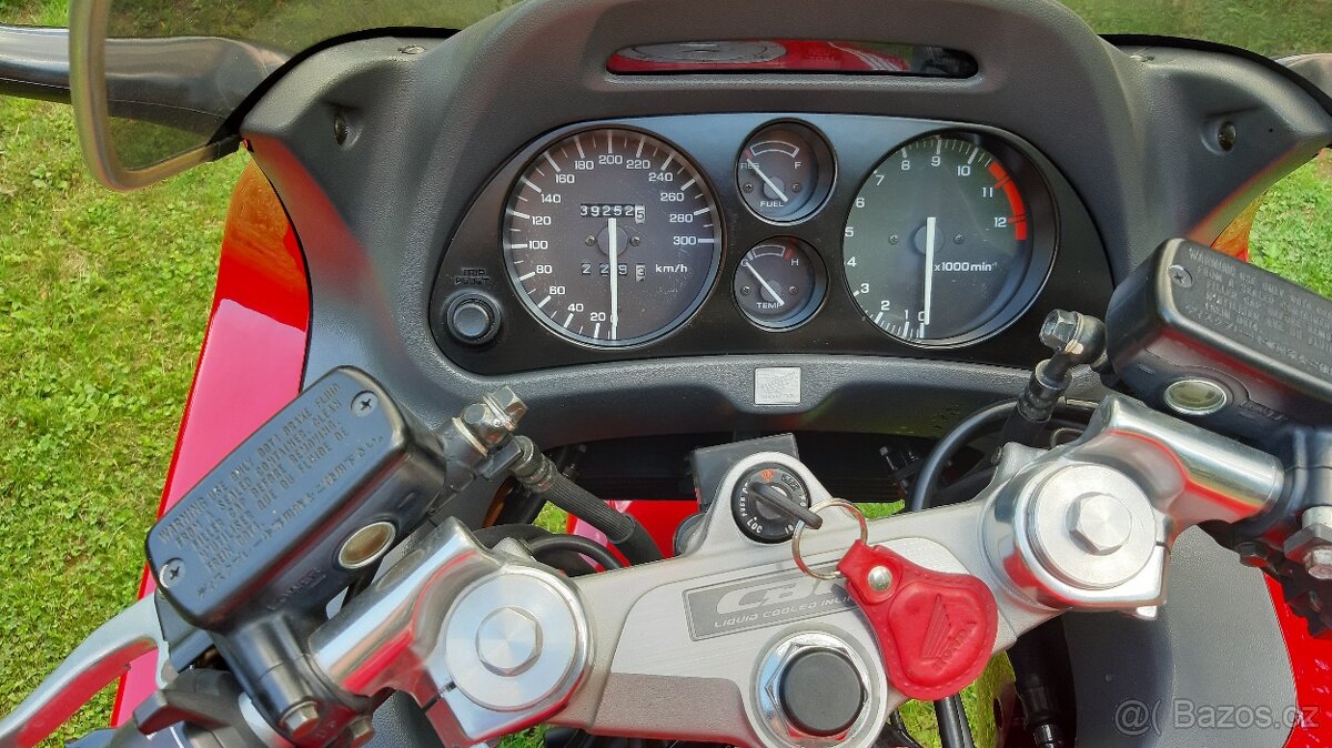 Honda CBR 1000F sc24 - 4