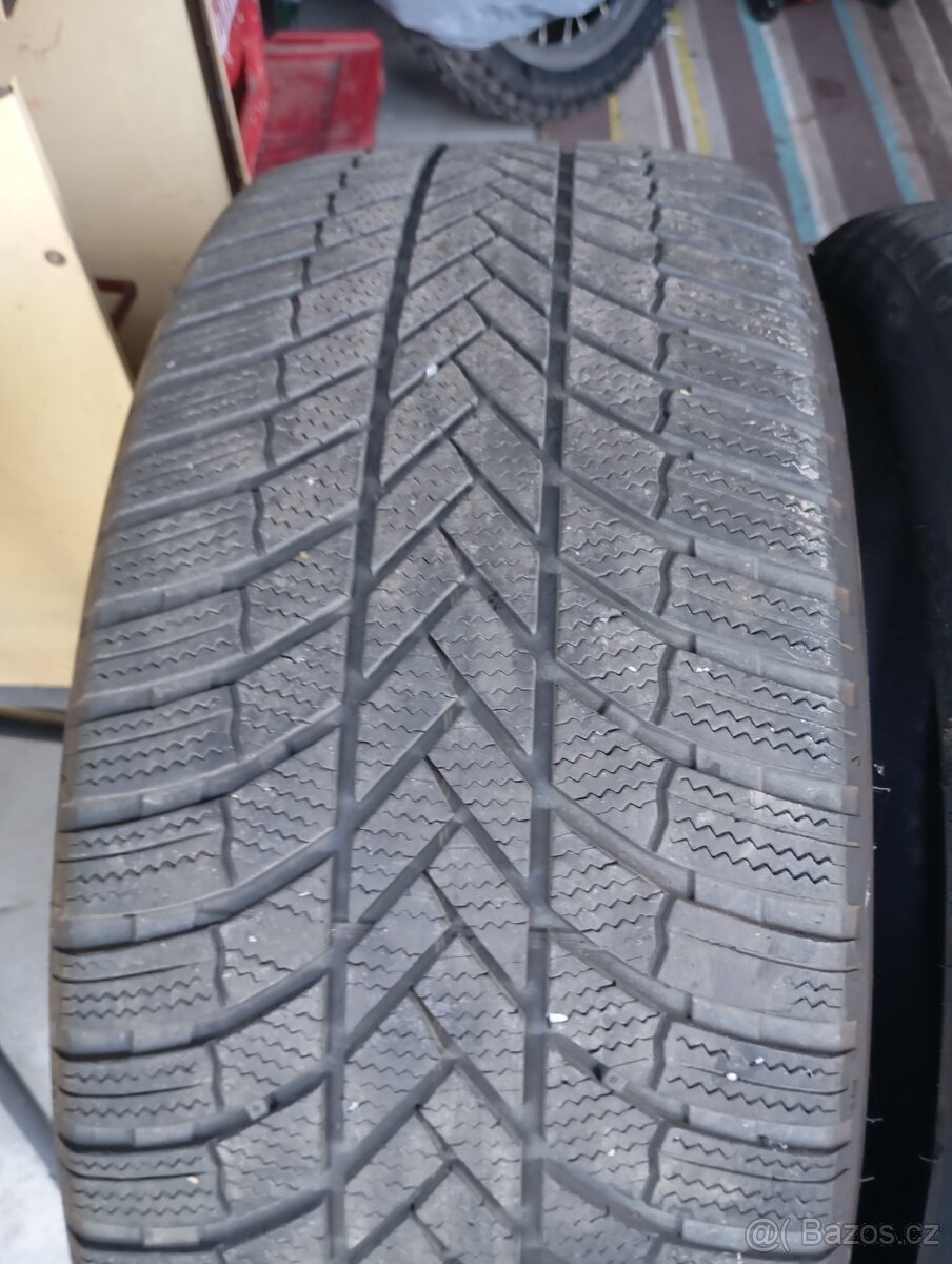 Bridgestone 255/40 r21 zimní