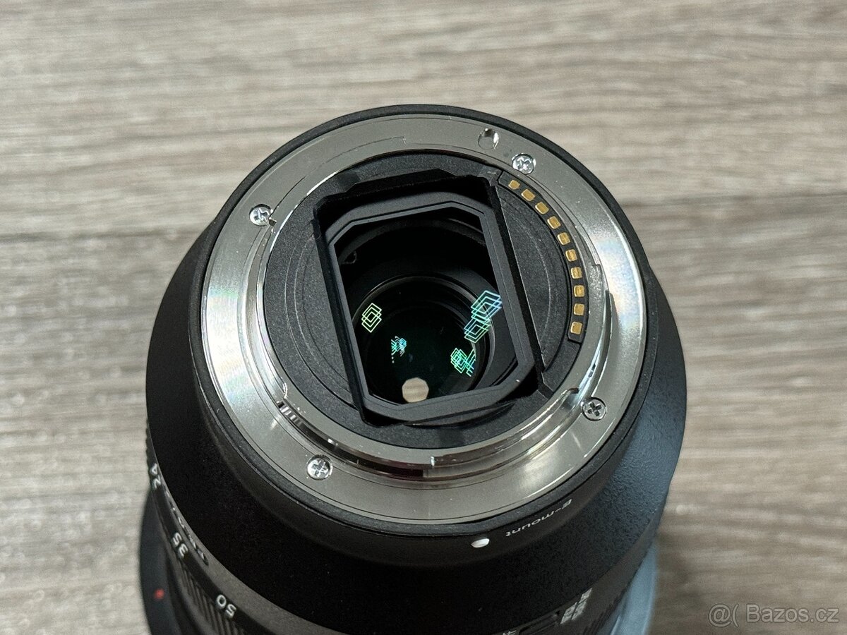 Objektiv Sony FE 24-105/4 OSS + UV filtr - stav nového kusu - 4