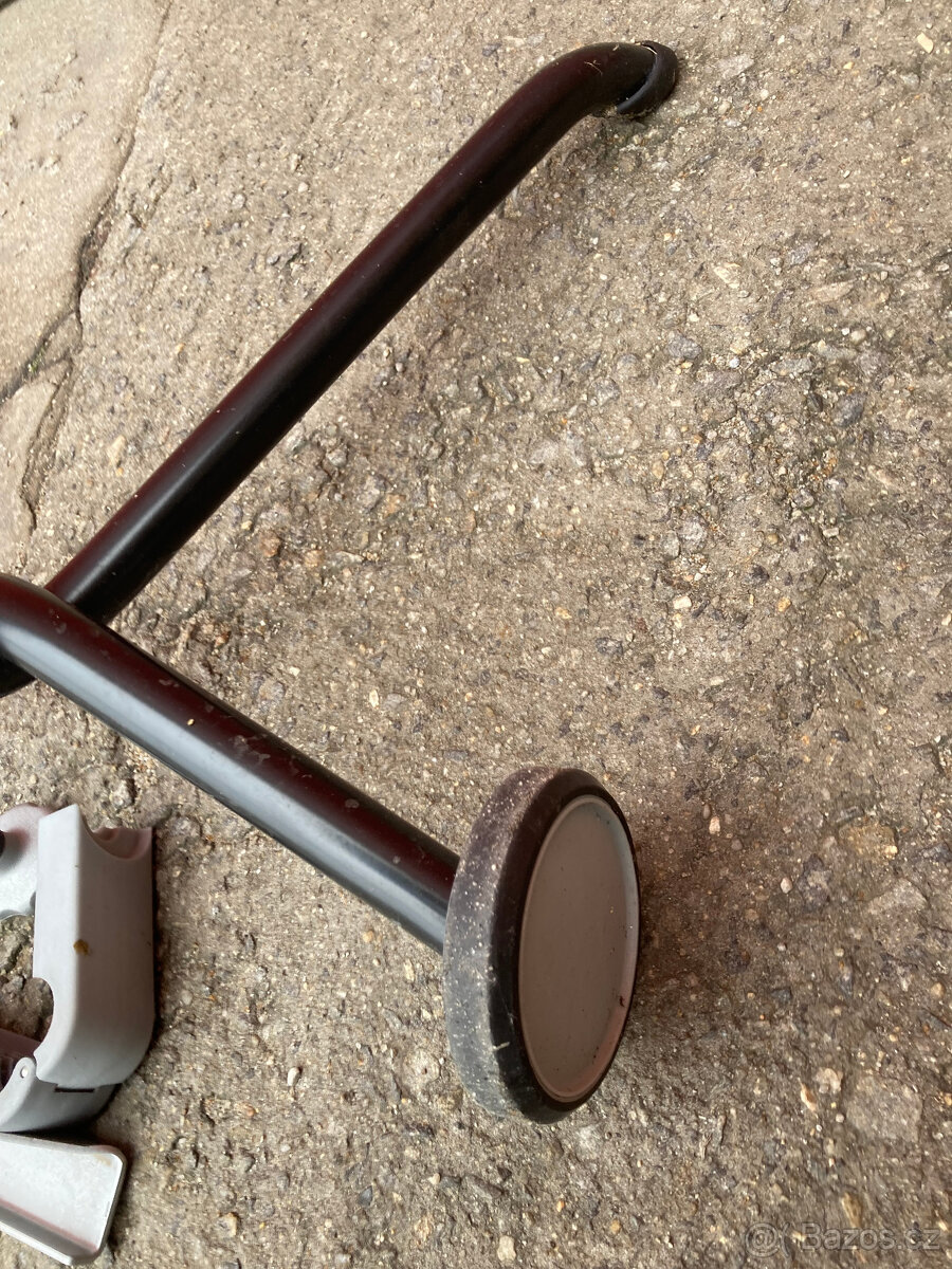 Stojan reklamní, prodejní, pojízdný 500 kč - 4