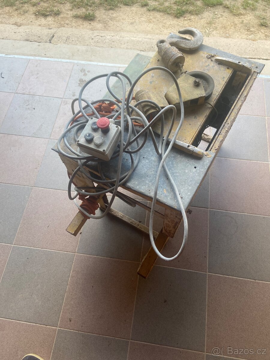 Stavební vrátek - 4