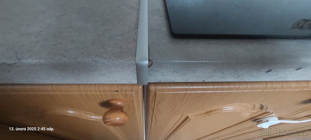 Starší použitá kuchyň. - 4