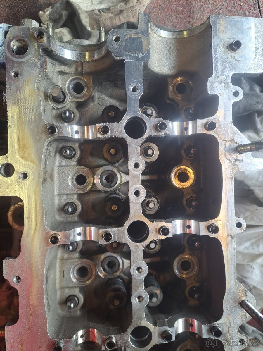 Hlava motoru - 4