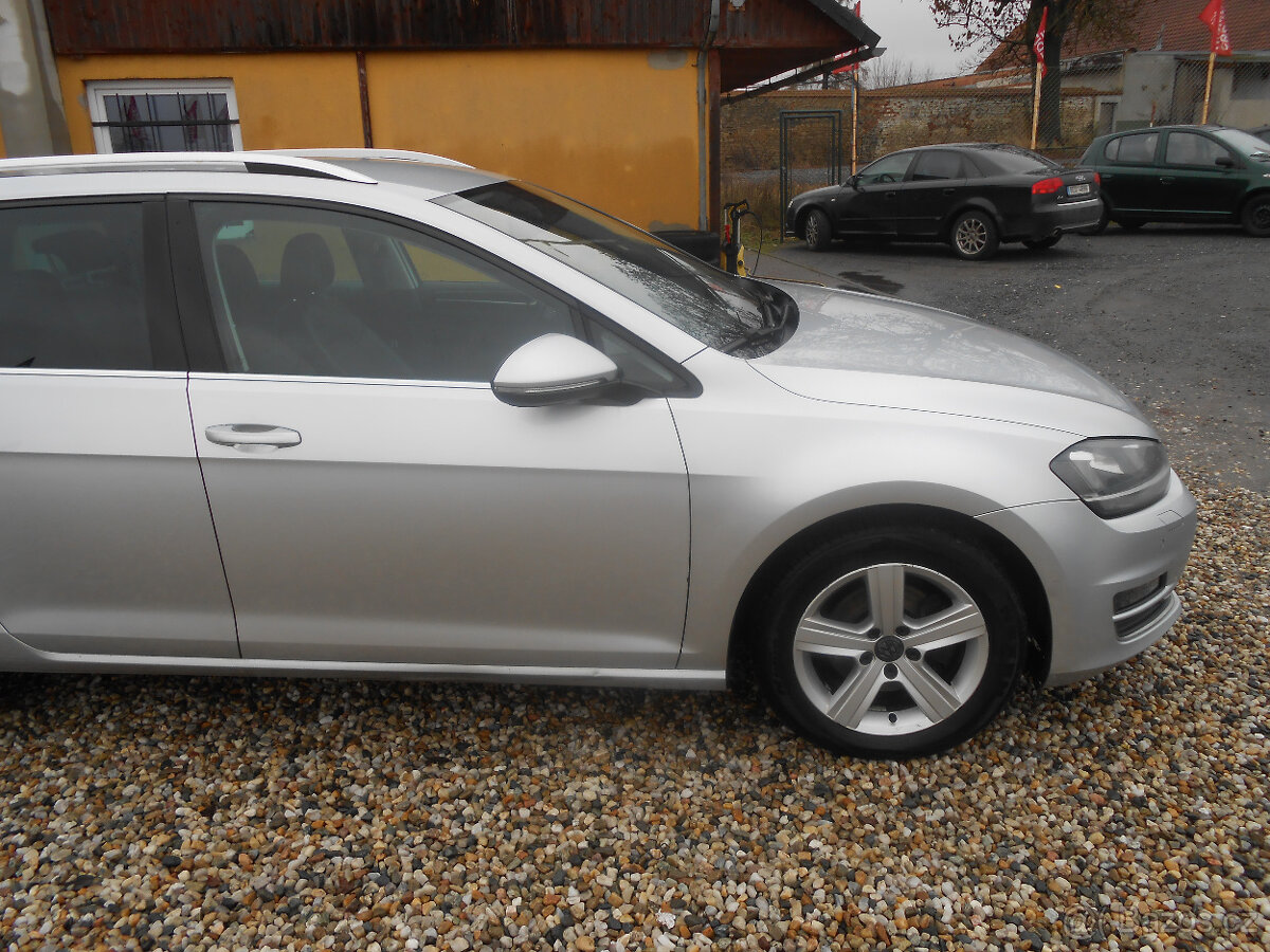 Volkswagen Golf VII 2.0 TDi 110Kw Highline CZ, 1.majitel - 4