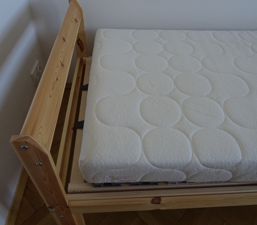 Postel IKEA s pol. roštem nová + matrace USNU - 4