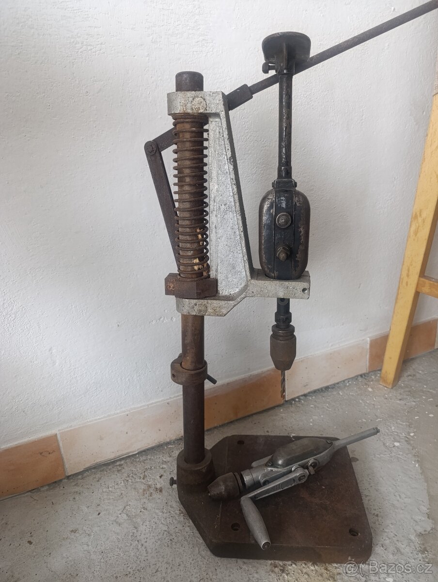 Ruční retro vrtačky+držák - 4