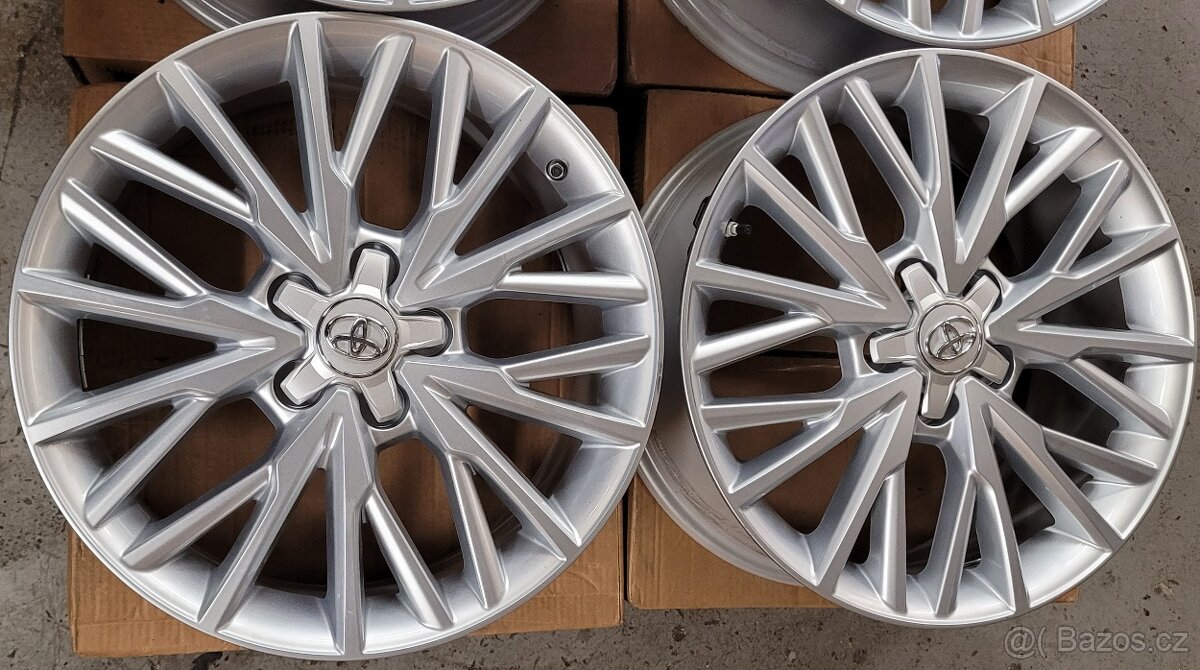 Toyota Corolla Cross,18' alu disky,nové, tpms - 4