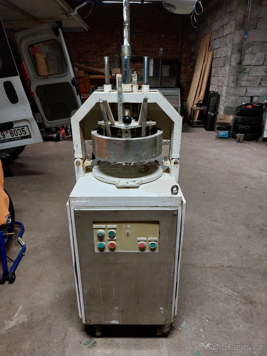 Dělička těsta - 4