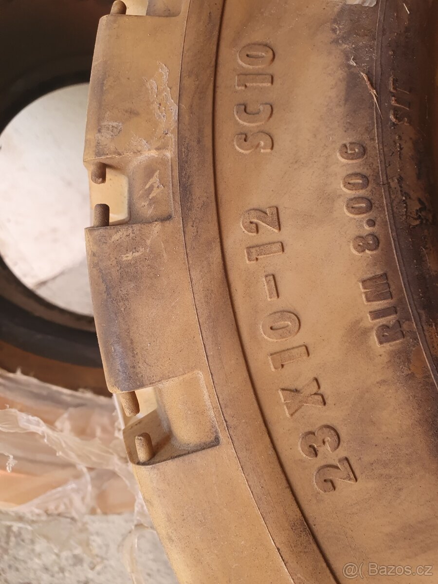 PNEU VYSOKOZDVIŽNÝ VOZÍK ..NOVÉ..2KS - 4