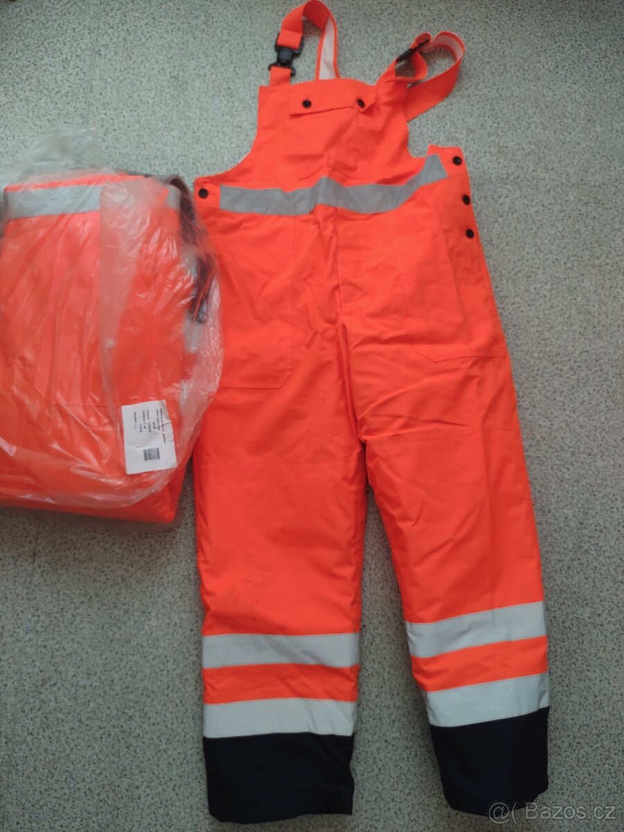 Prodám nové nerozbalené oranžové oblečení vel.M - 4