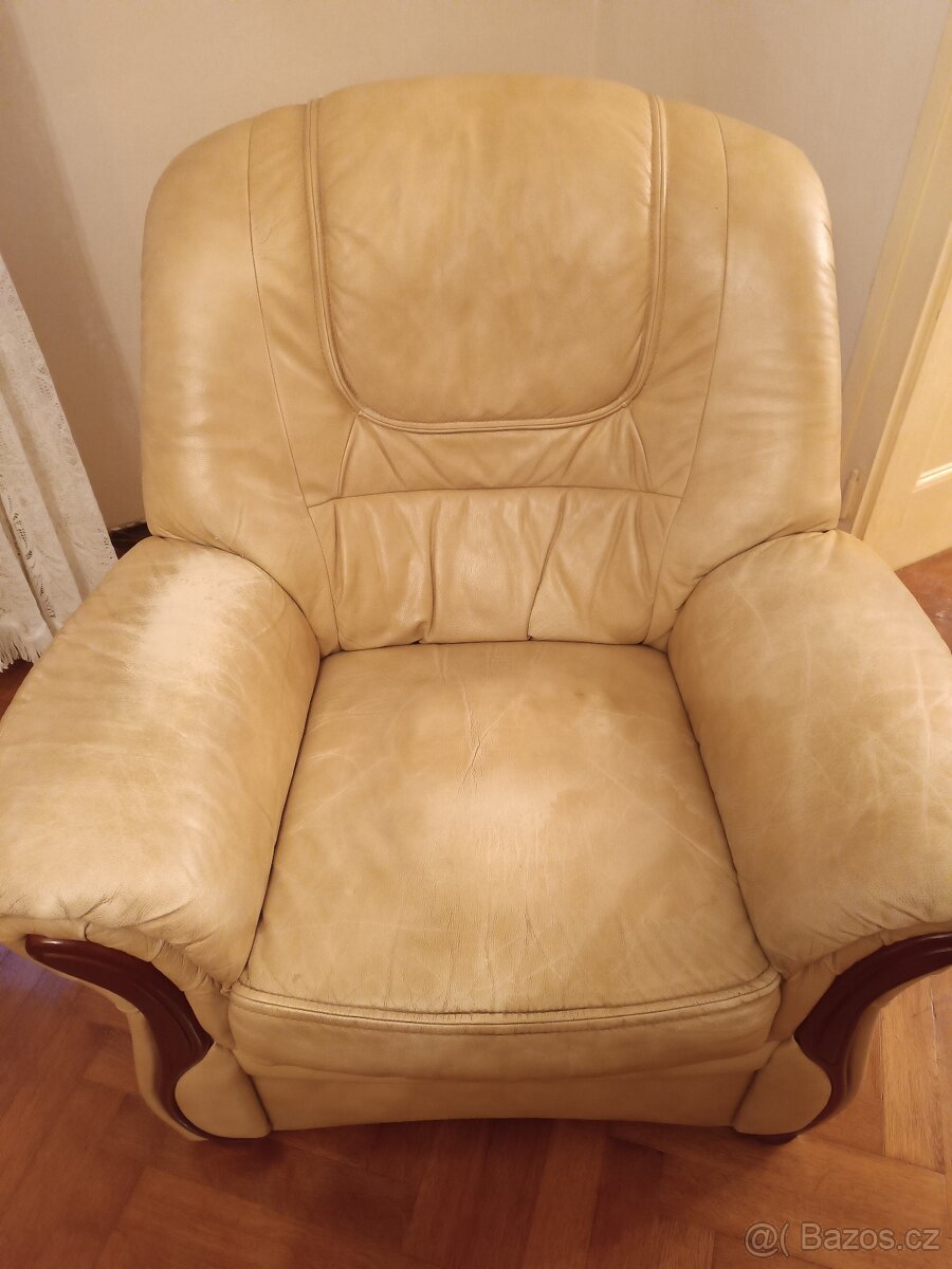 Kožená sedací souprava. - 4