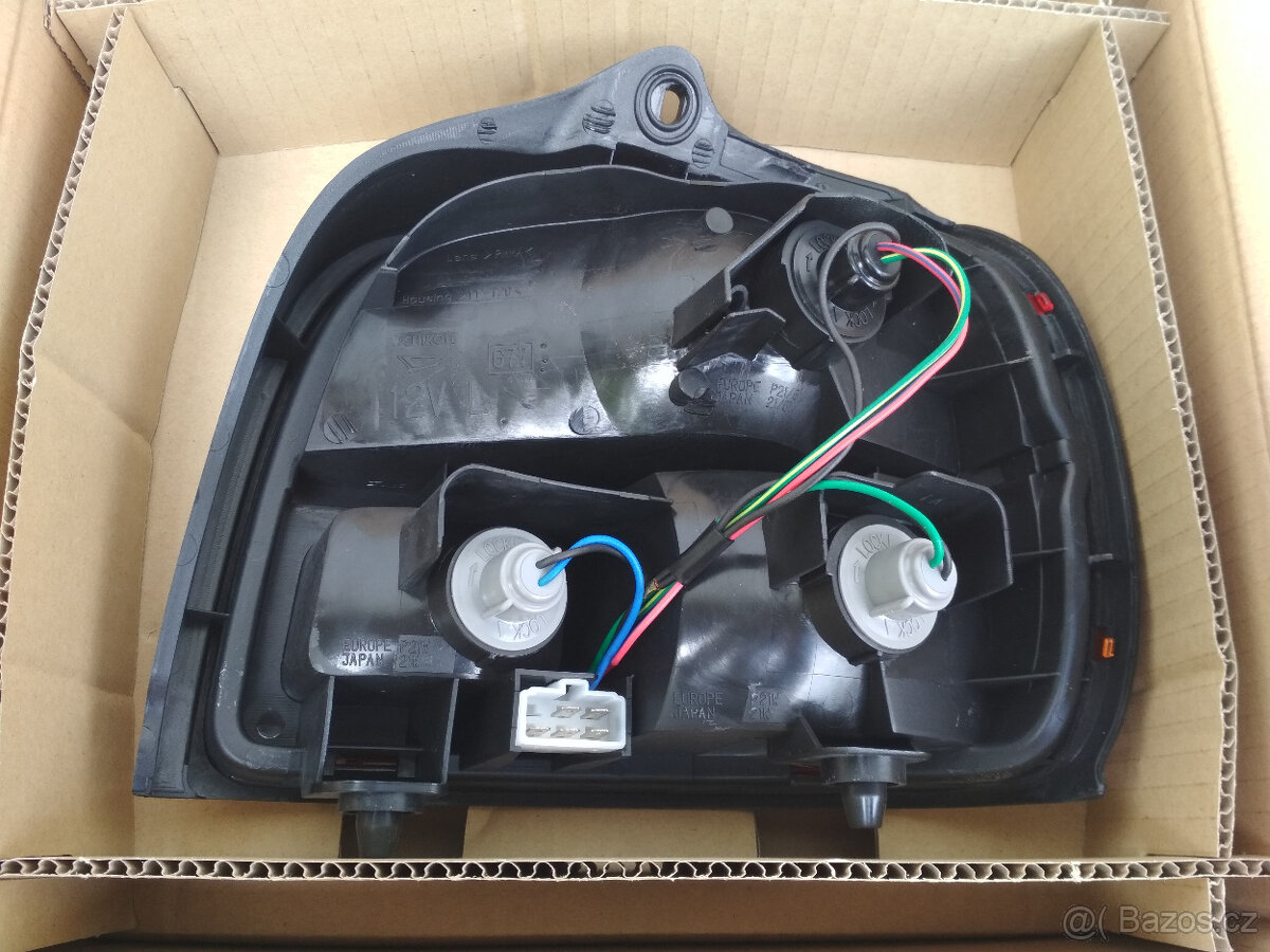 Zadní světlo 81560-87296 na Daihatsu Cuore IV - 4