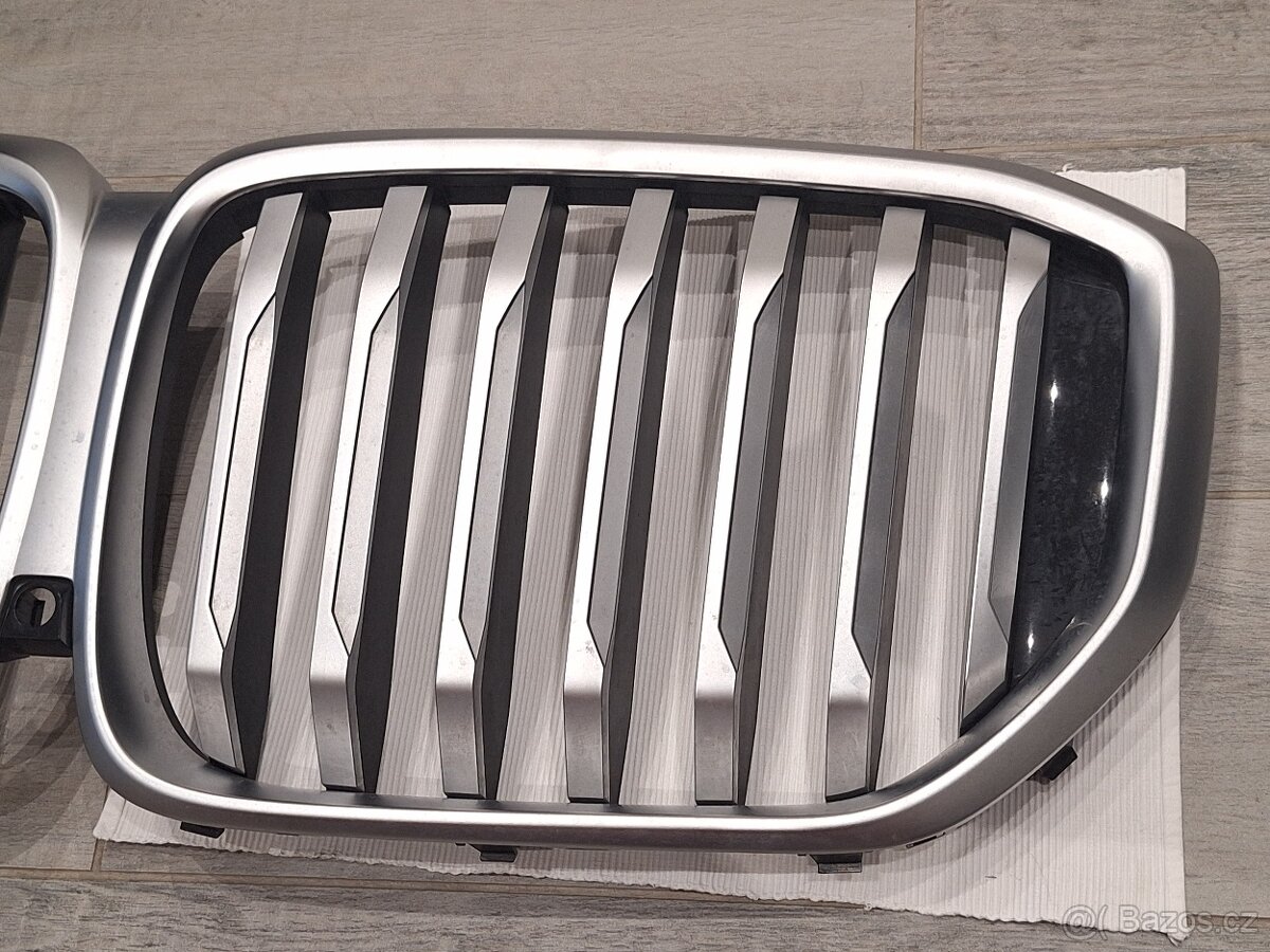 Přední maska – ledvinky BMW G05 X5 matný chrom originál - 4