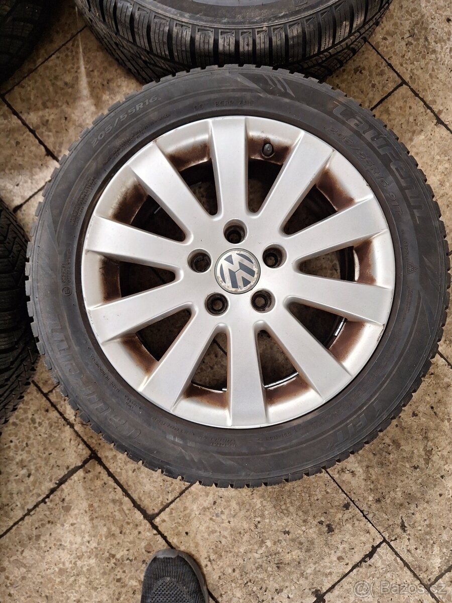 Volkswagen alu 5x112 R16 se zimními pneu - 4