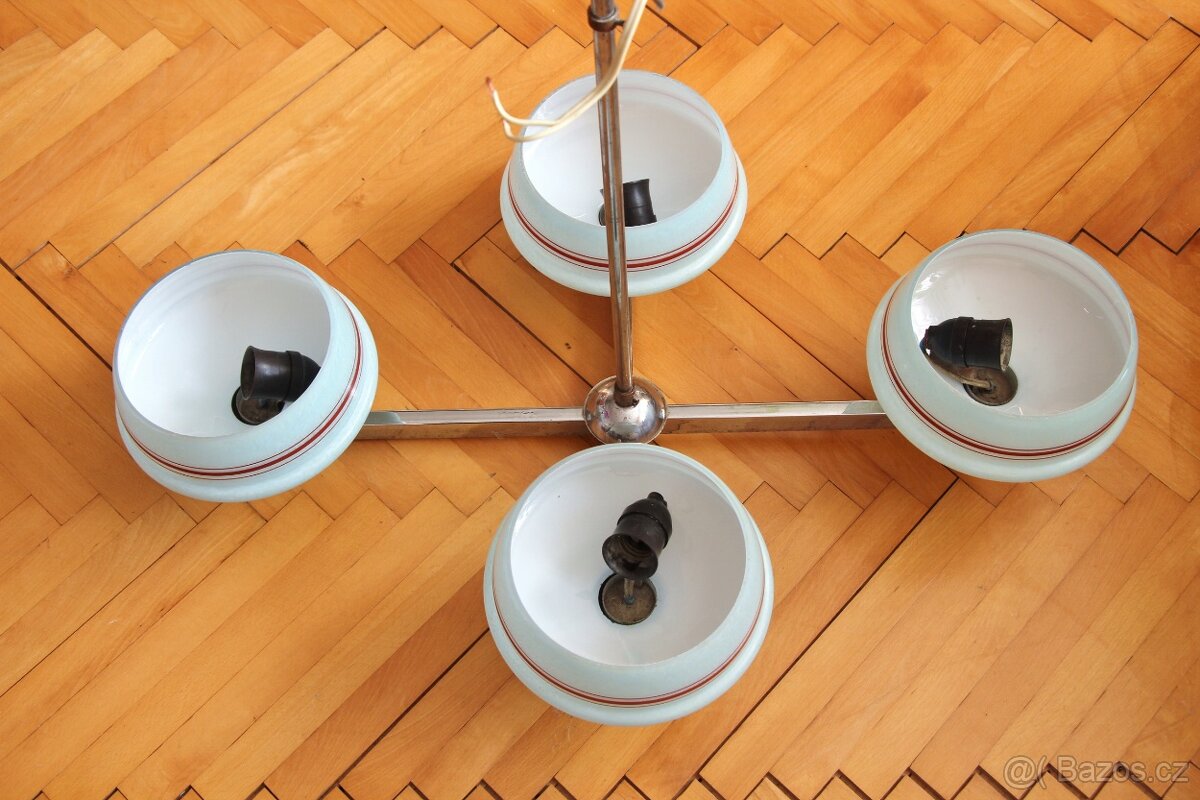 Těžký vintage kovový lustr s kubistickými stínítky - 4