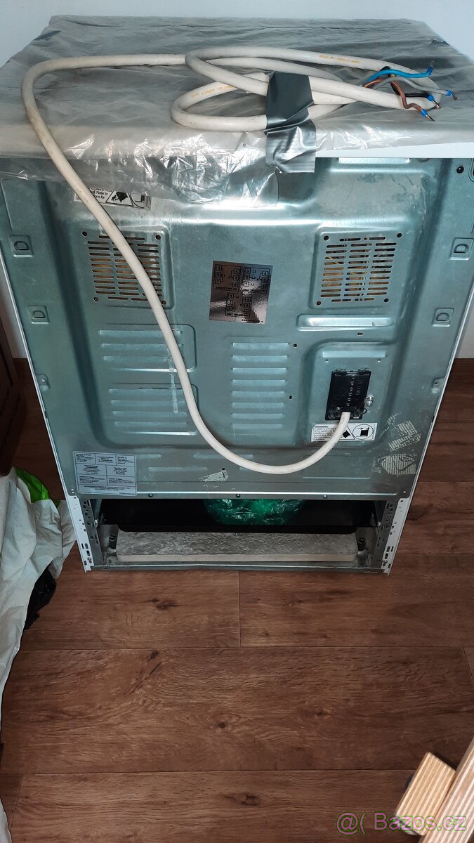 Elek.sporák s varnou deskou - 4