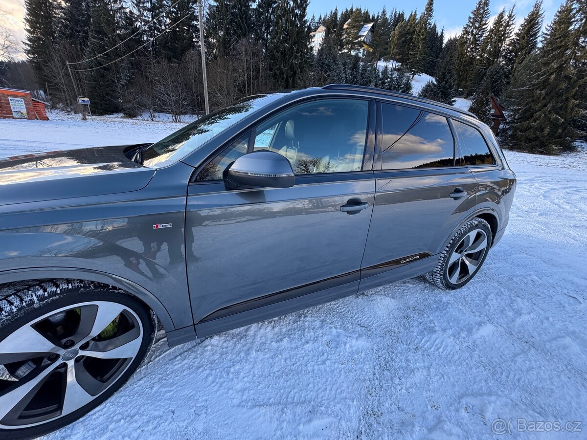 Audi Q7 S/S line, black edition, 8 TT, 7 míst - 4