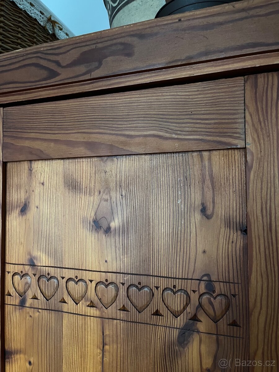 Modřínové skříně + stolky - 4