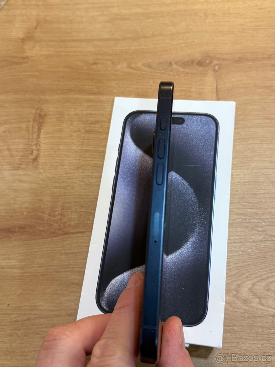 Apple iPhone 15 Pro 128 GB – modrý - 4