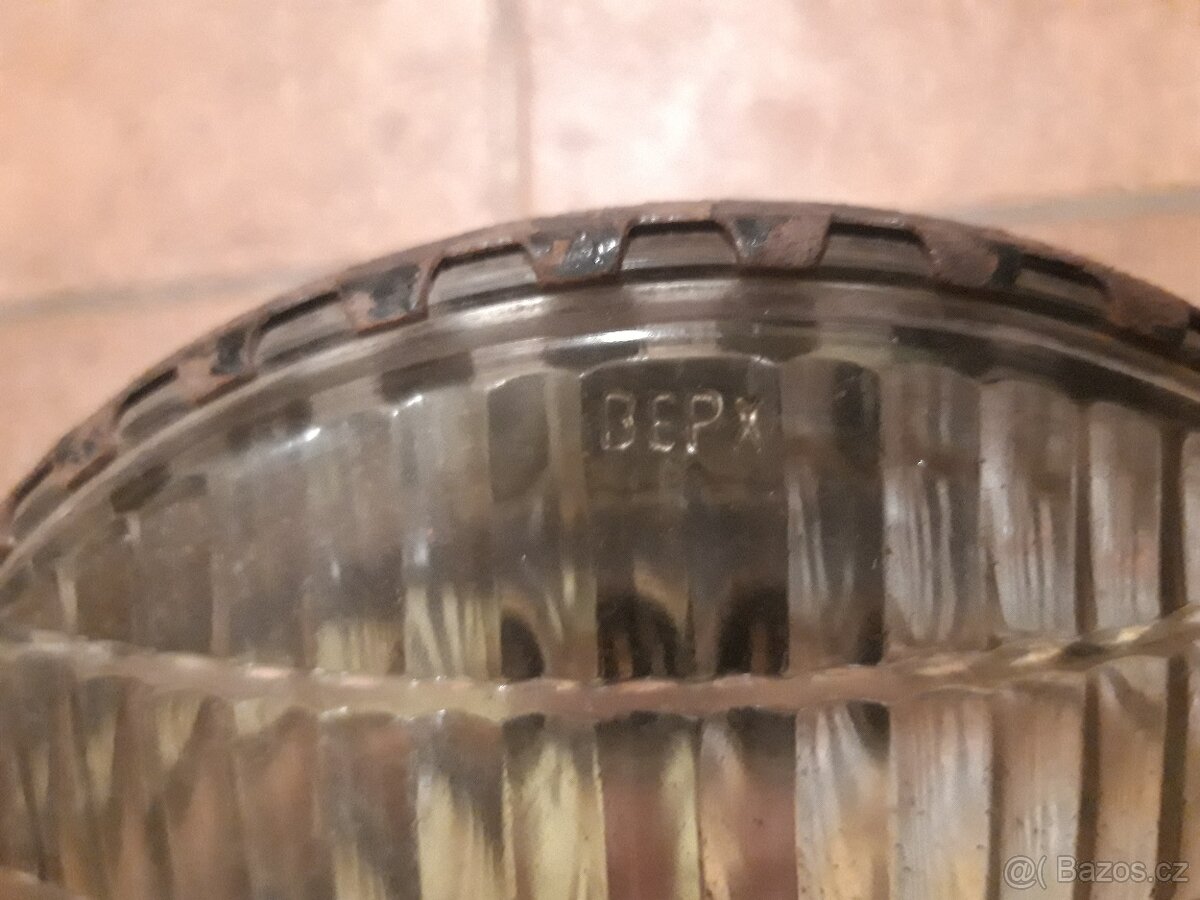 Moskvič 402 světla - 4