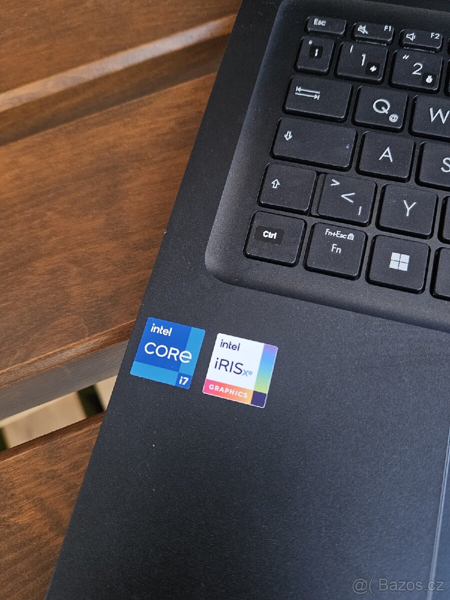 Asus Vivobook 17" - 4