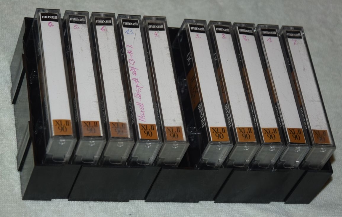 MAXELL XL II, 90,typ II CrO2 chrom, 10ks + stojan 10 kazet - 4