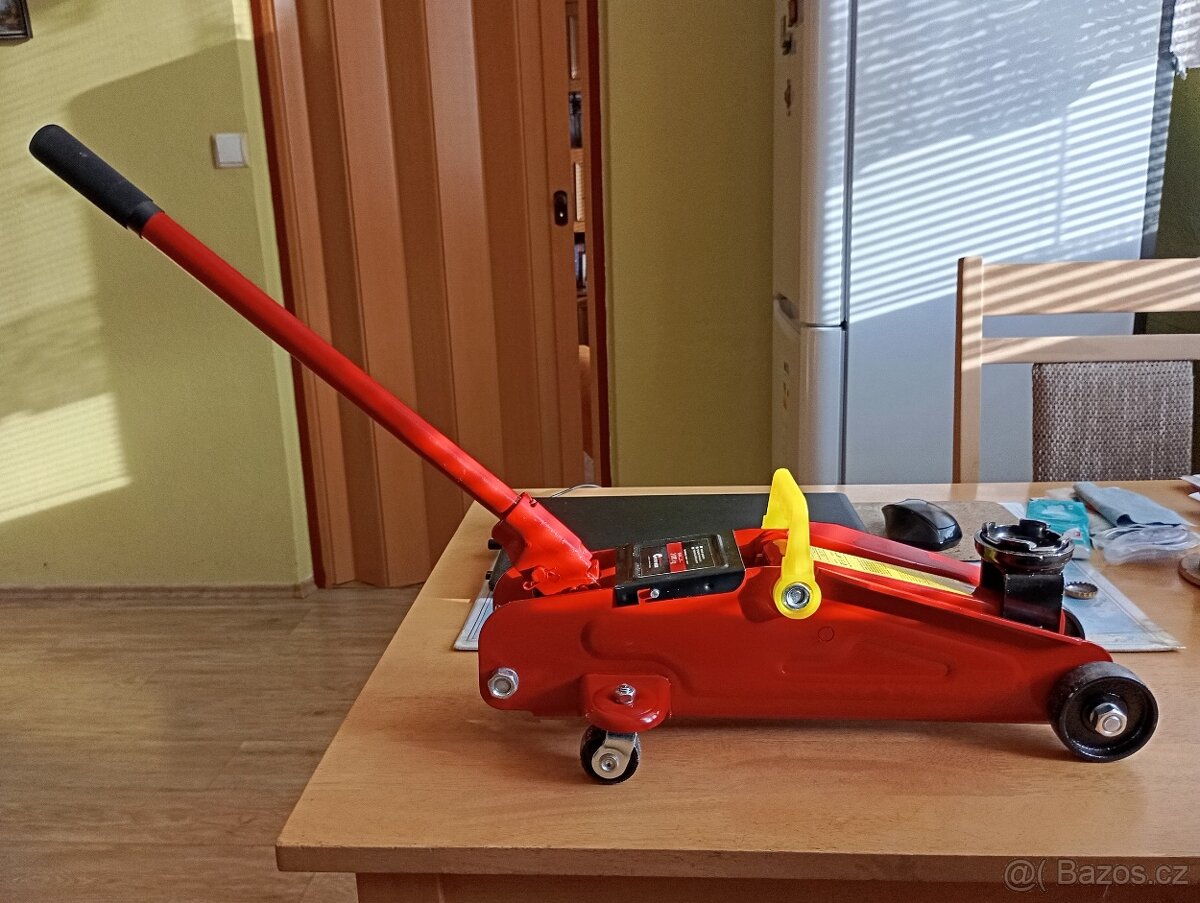 Prodám hydraulický hever pojízdný - 4