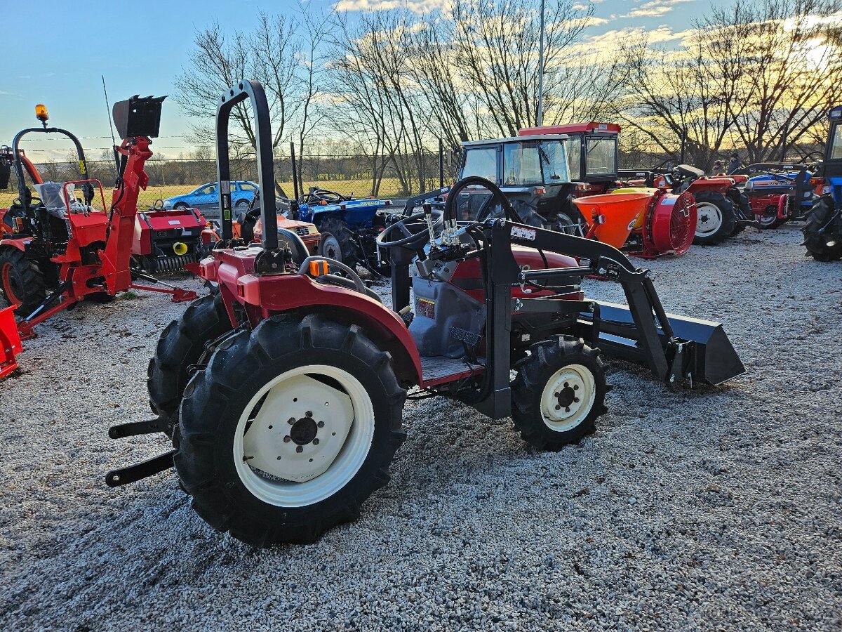 malotraktor Mitsubishi MT240 4x4 s čelákem - 4