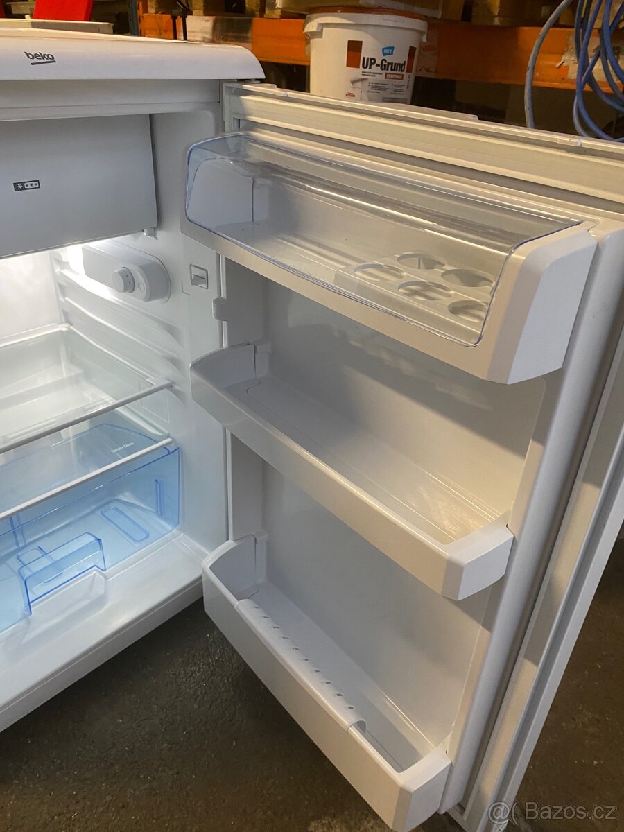 Malá lednice s mrazákem Beko - 4