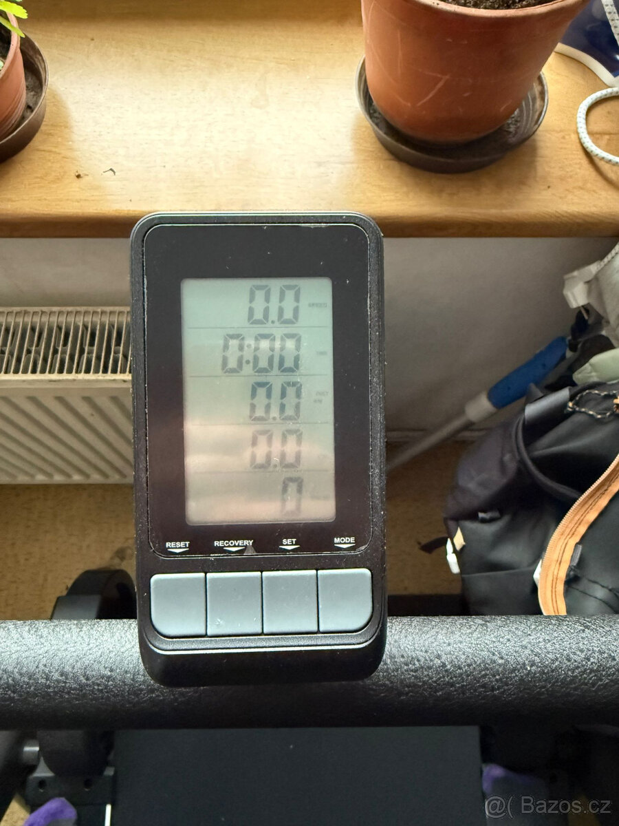 Téměř nepoužitý běžecký pás Trifit Incline Pro - 4