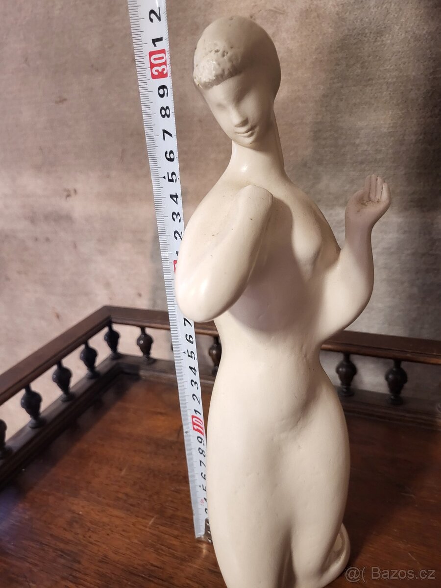 Retro soška sedící žena 60.léta - 4