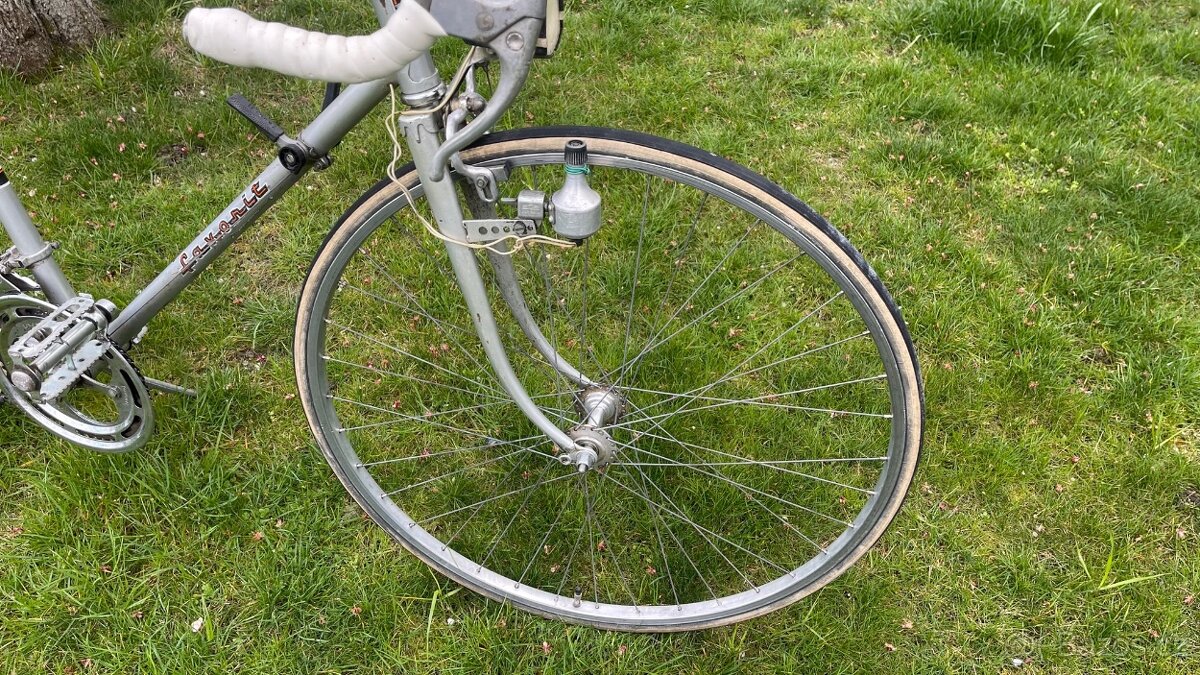 PRODÁM kolo Favorit rok 1982 - 4