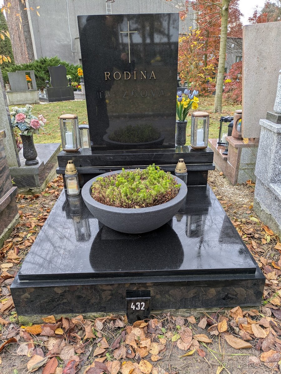 Pomník na urnový hrob (cca 6 uren) Klimkovice - 4