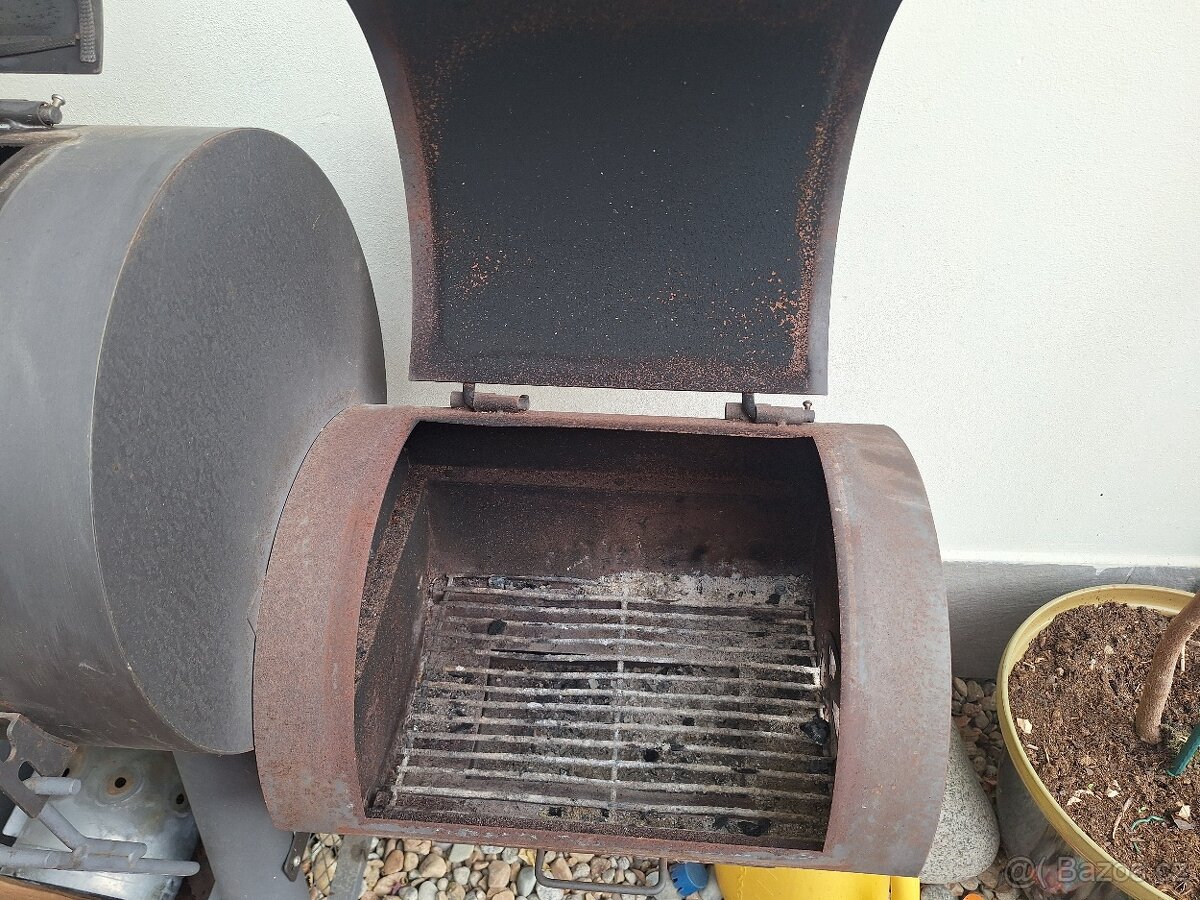 Gril / udirna na drevene uhli - 4