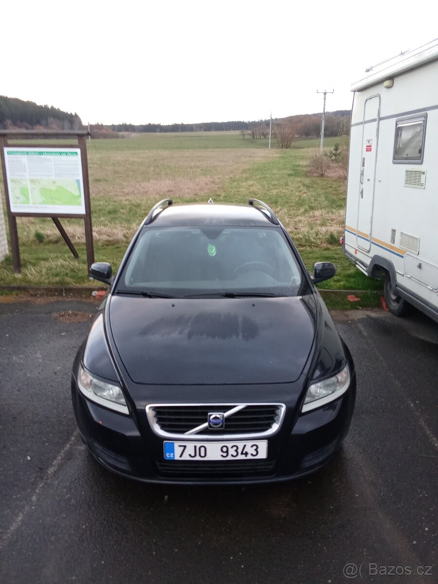 Prodám Volvo v50 plně pojízdné - 4
