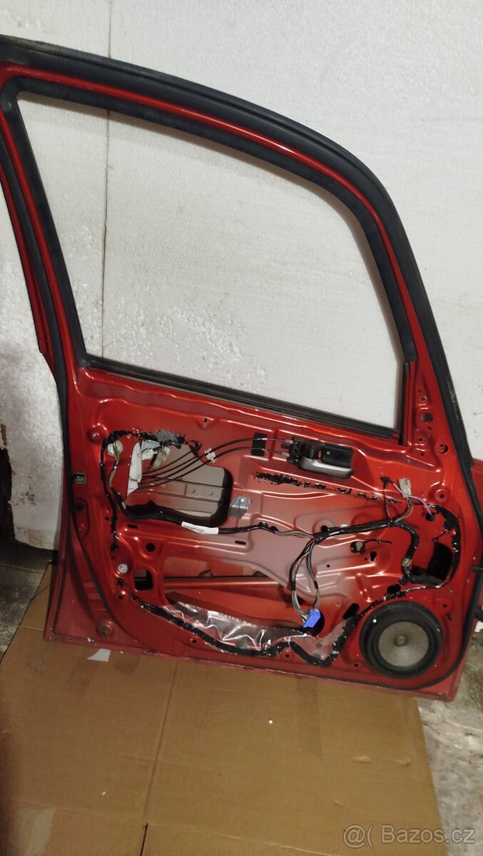 Levé přední dveře Suzuki SX4 - 4