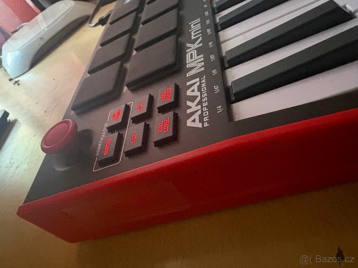 Prodám Akai MPK mini MIDI klávesy - 4