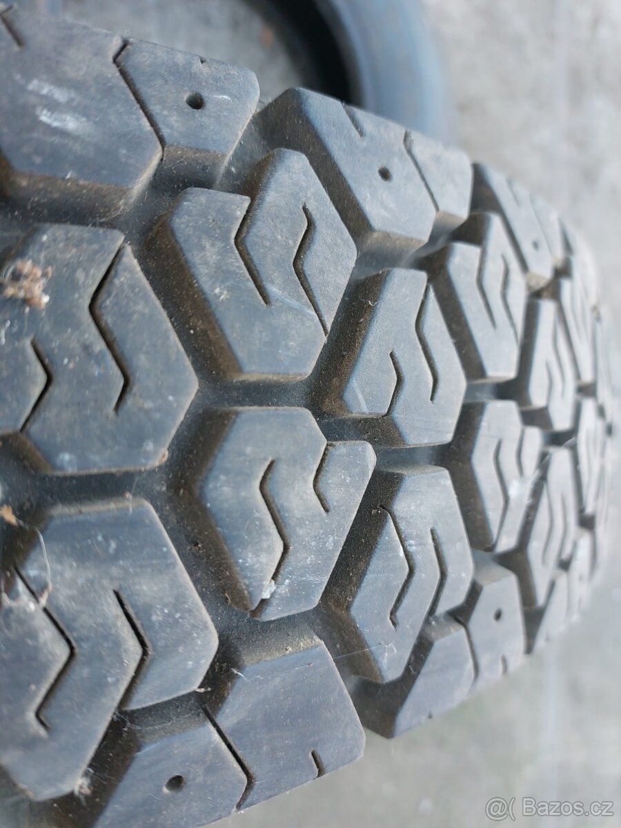 Good Year G33 7R16 - 4