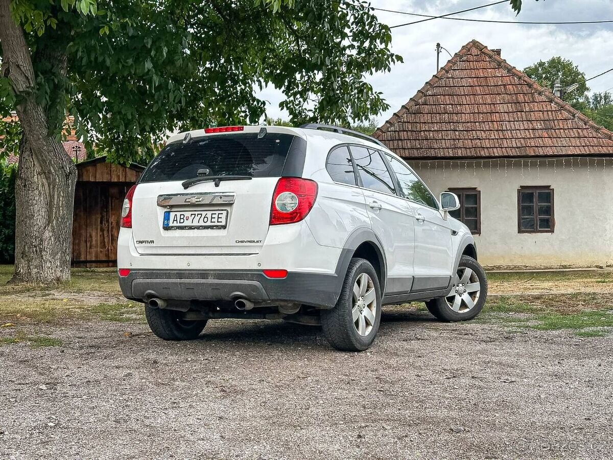 Chevrolet Captiva 2.2 D LS - 4