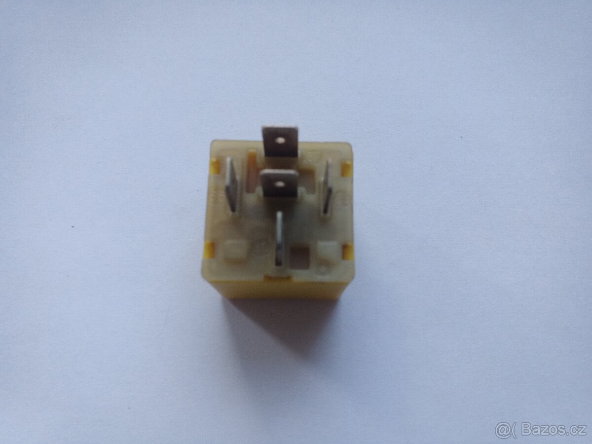 Relé víceúčelové FIAT/LANCIA/ALFA ROMEO 82461739 - 4