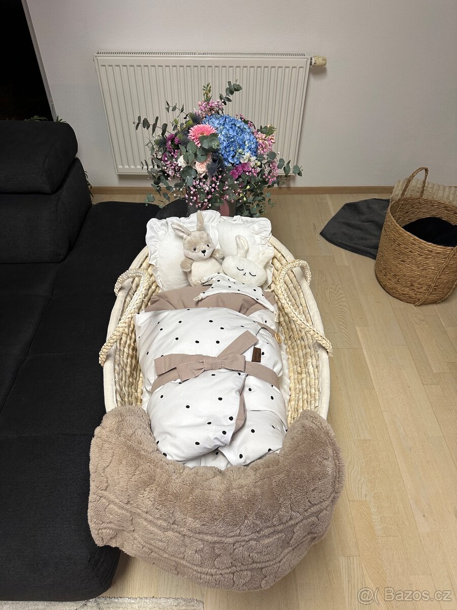 Mojžíšův košík včetně matrace + houpací stojan (kolíbku) pro - 4