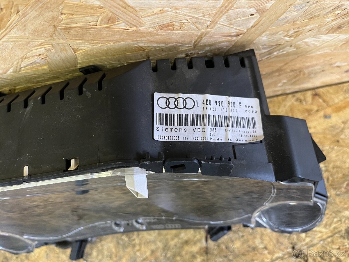 BUDÍKY AUDI A8 D3 4.0 TDI 4E0920900F - 4