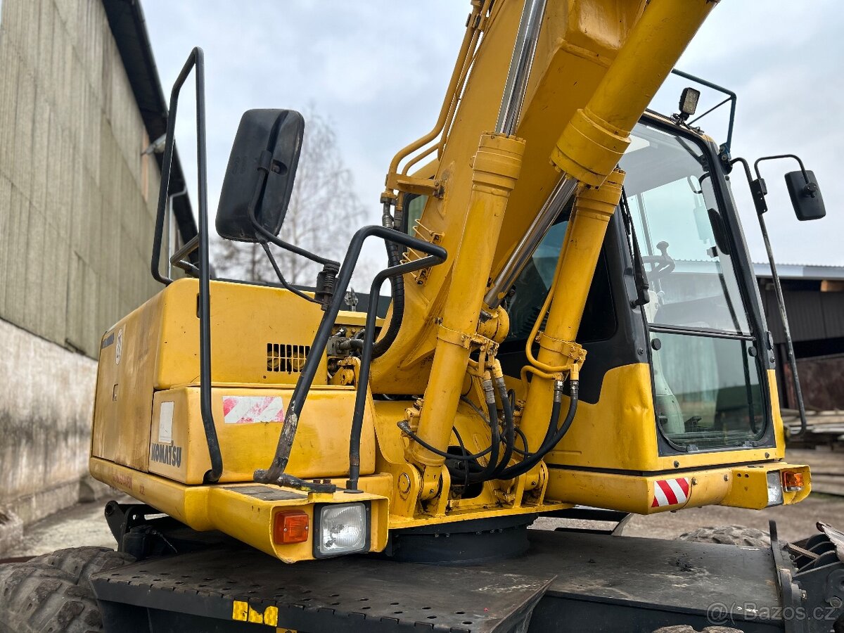 KomatsunPW130-7 - 4
