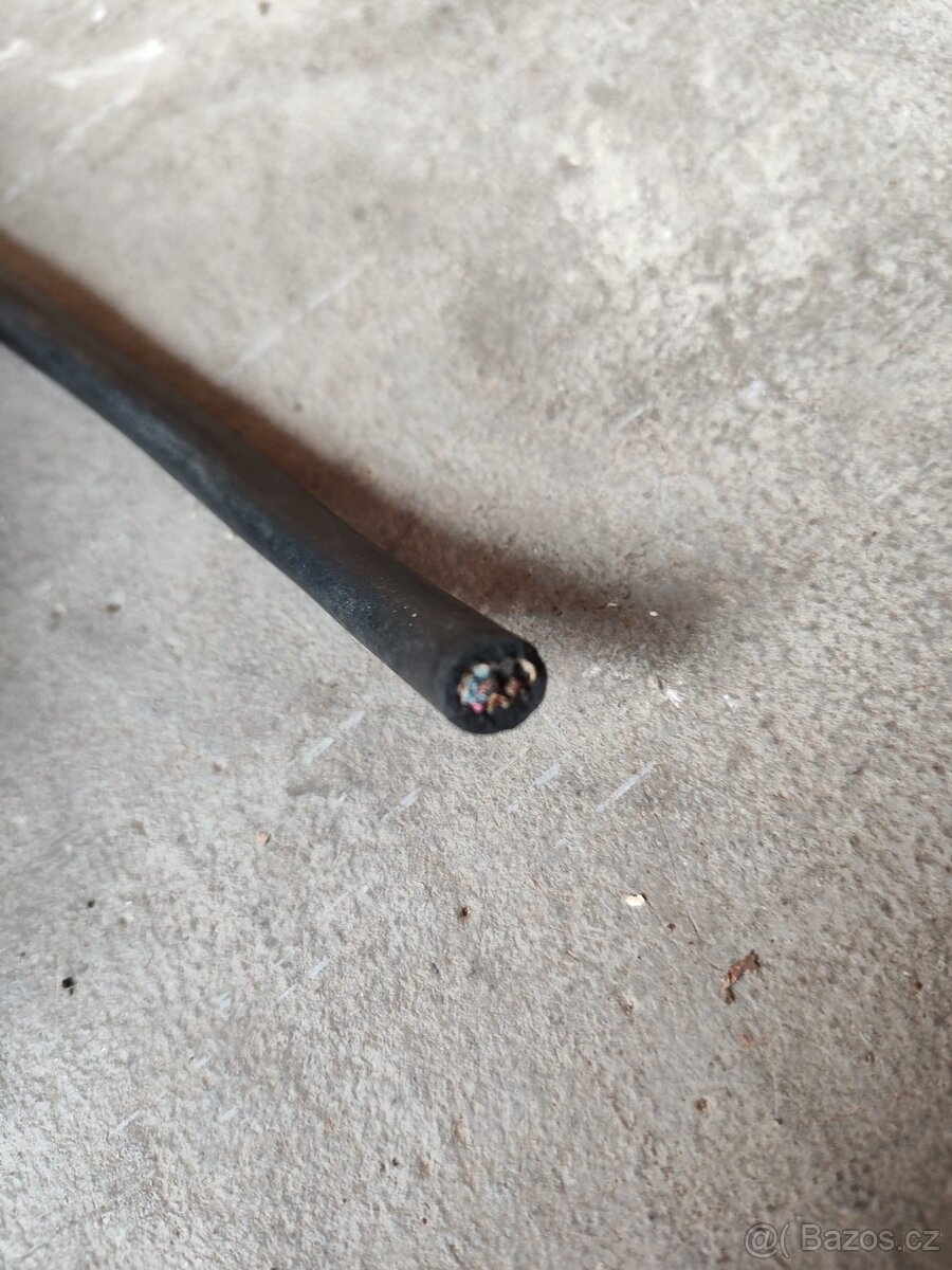 Kabel se zástrčkou - 4