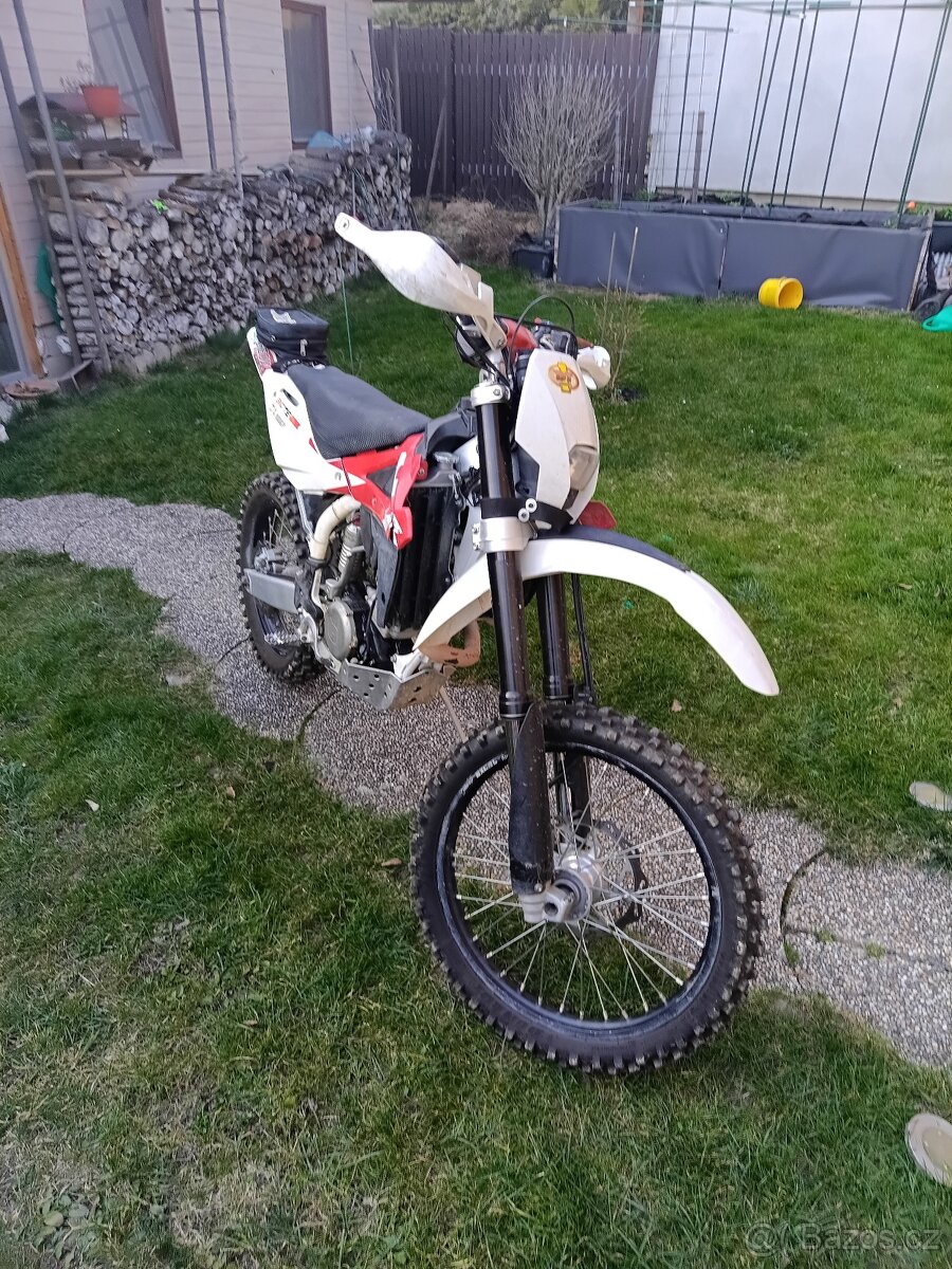 Husqvarna TE 310 rok 2011 - 4