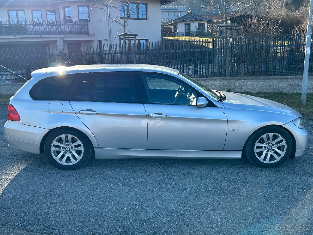 BMW 320i Touring (E91) - 4