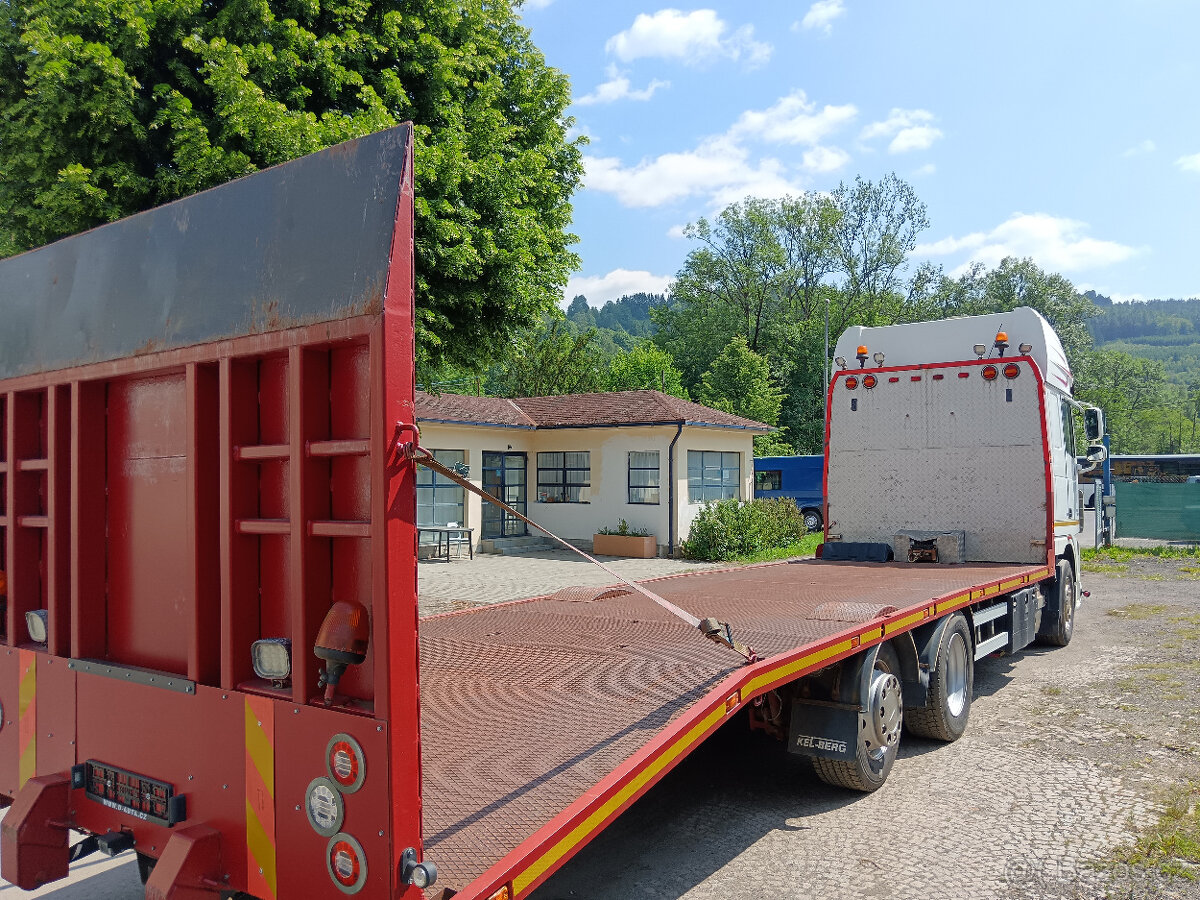 DAF XF 105.460 PŘEPRAVNÍK STROJŮ A VOZIDEL -14 T
