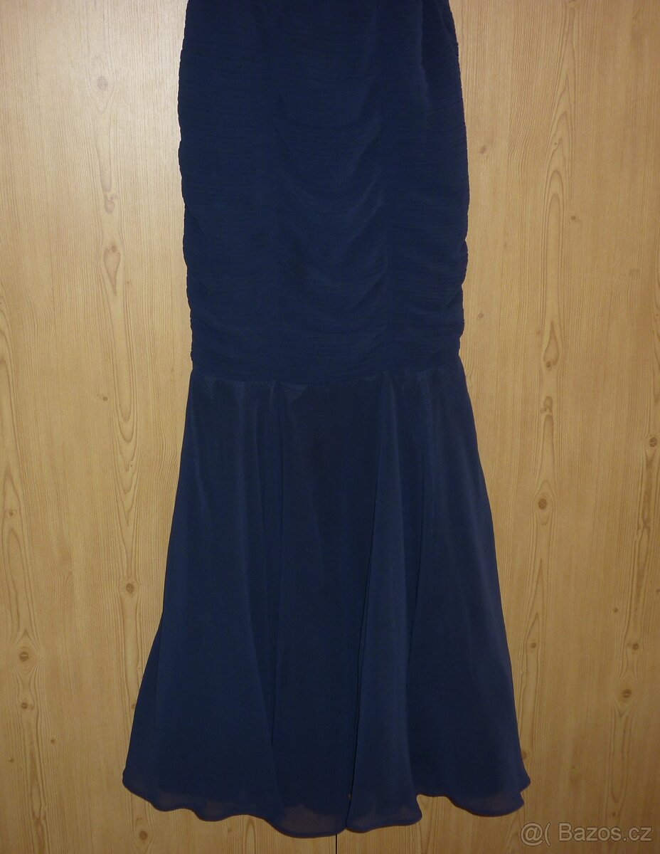 Navy modré dlouhé večerní plesové šaty Lipsy - 4